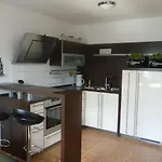 Modernes Mit Zentralheizung In 公寓 *
