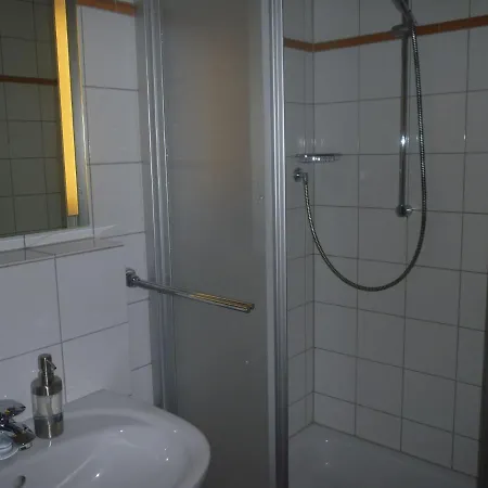 Modernes Mit Zentralheizung In Apartment
