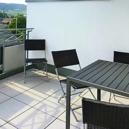 Modernes Mit Zentralheizung In *